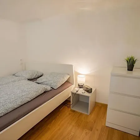 Apartment Cozy Studio In Akacfa Street