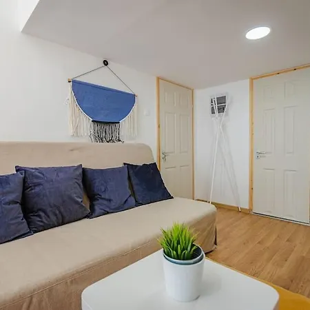 Apartment Cozy Studio In Akacfa Street Budapest