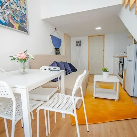 Cozy Studio In Akacfa Street