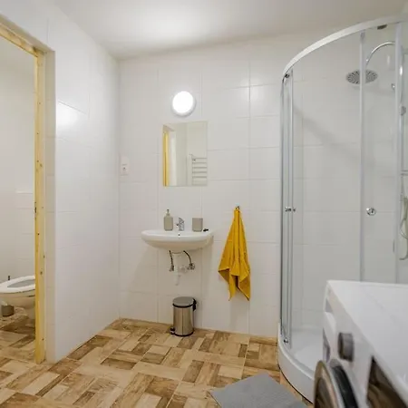 Apartment Cozy Studio In Akacfa Street
